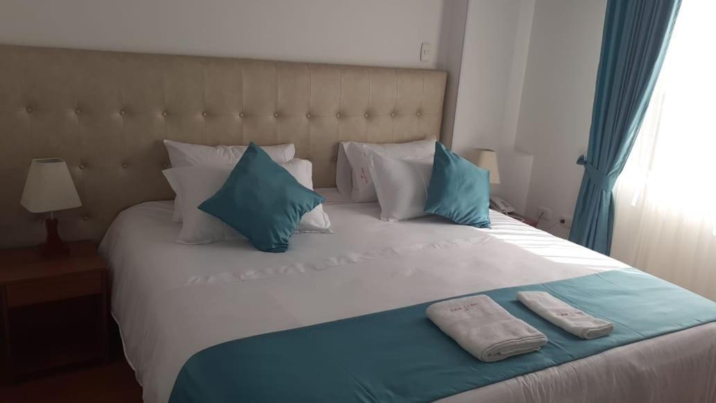 Hotel En Bogota - Fontana Di Trevi Esterno foto